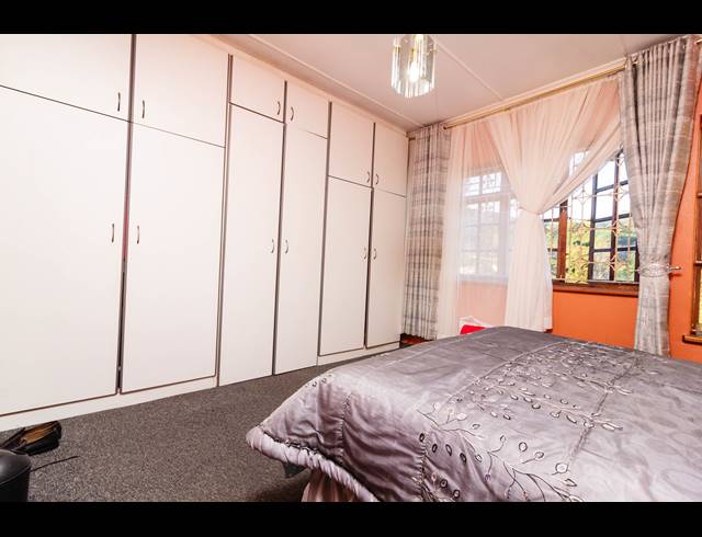 4 BEDROOM FREESTANDING FOR SALE IN SILVERGLEN